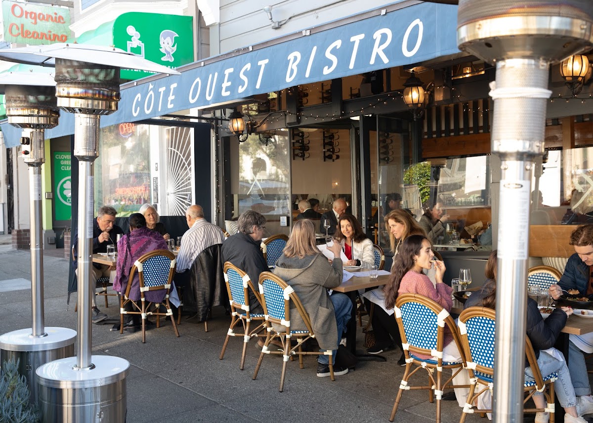 Côte Ouest Bistro